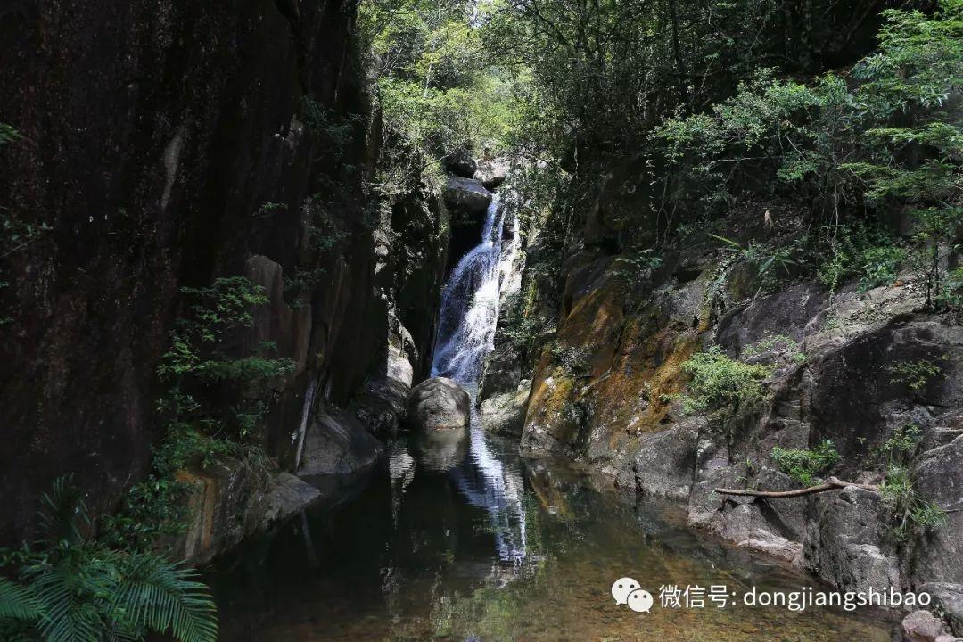 宝妈在机场遇工作人员占用母婴室吃饭 机场回应